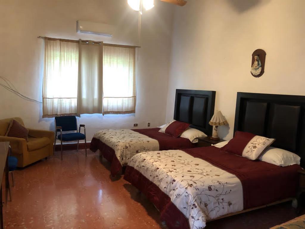 Hostal La Espanola Parras Parras de la Fuente Ngoại thất bức ảnh